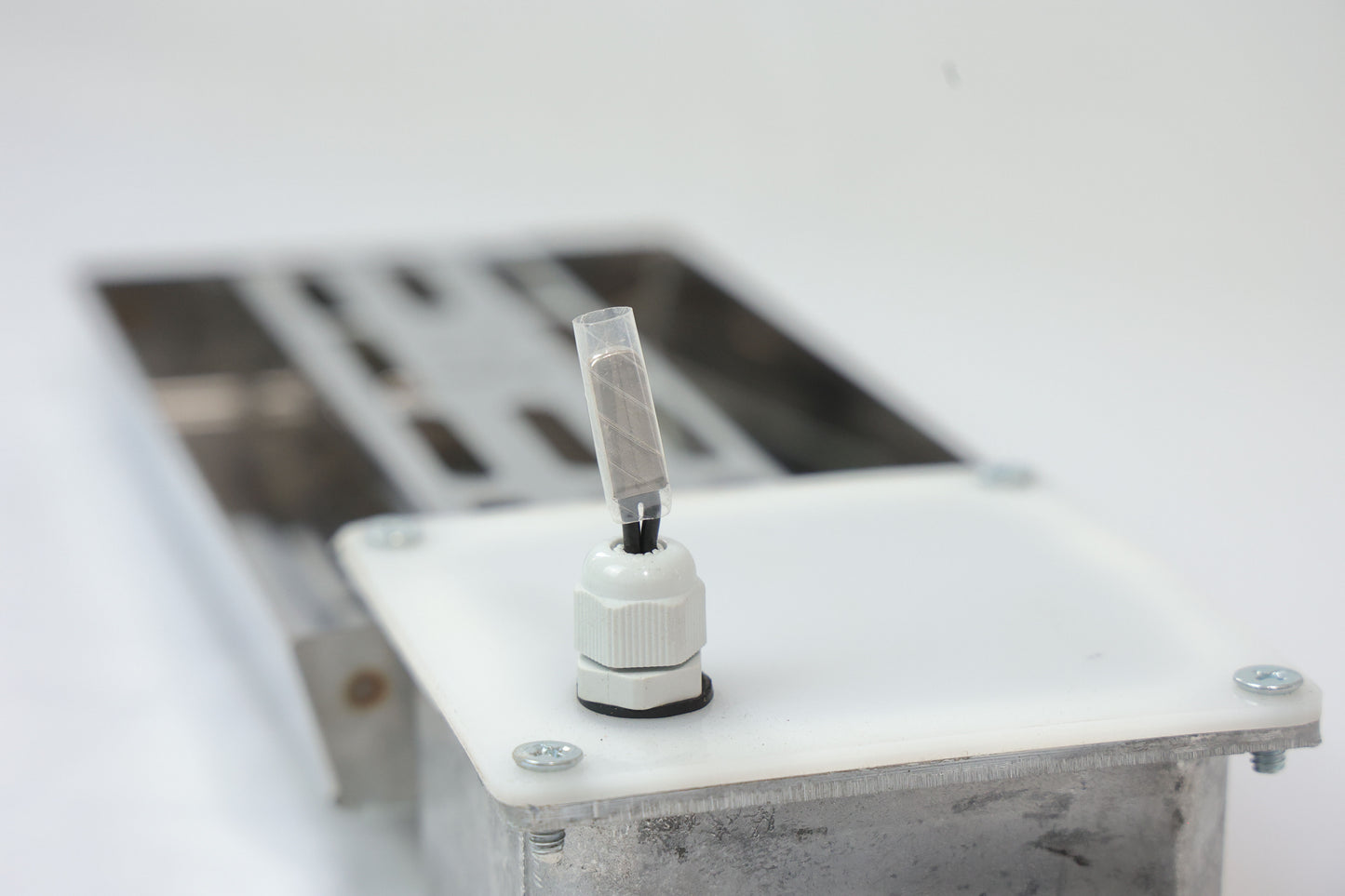 AQUECEDOR MATERNIDADE SUÍNOS (LEITÕES) COM SENSOR - 190 WATTS 220VOLTS